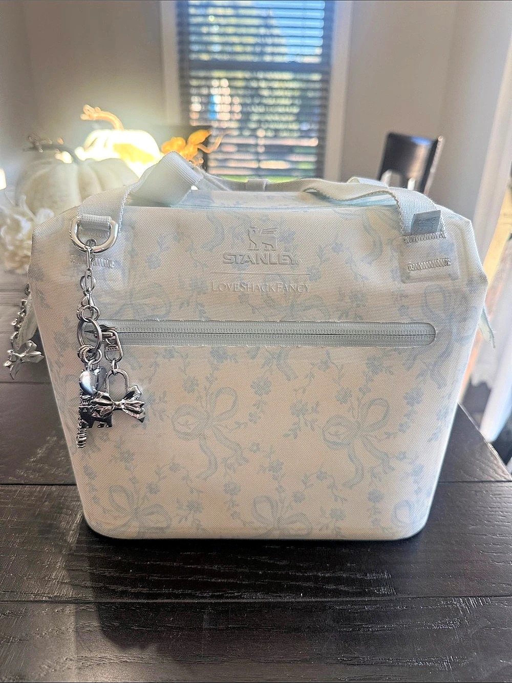 Loveshackfancy lunchbox blue and white